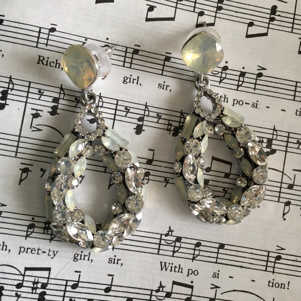 Crystal statement luxury dangle earrings NWT